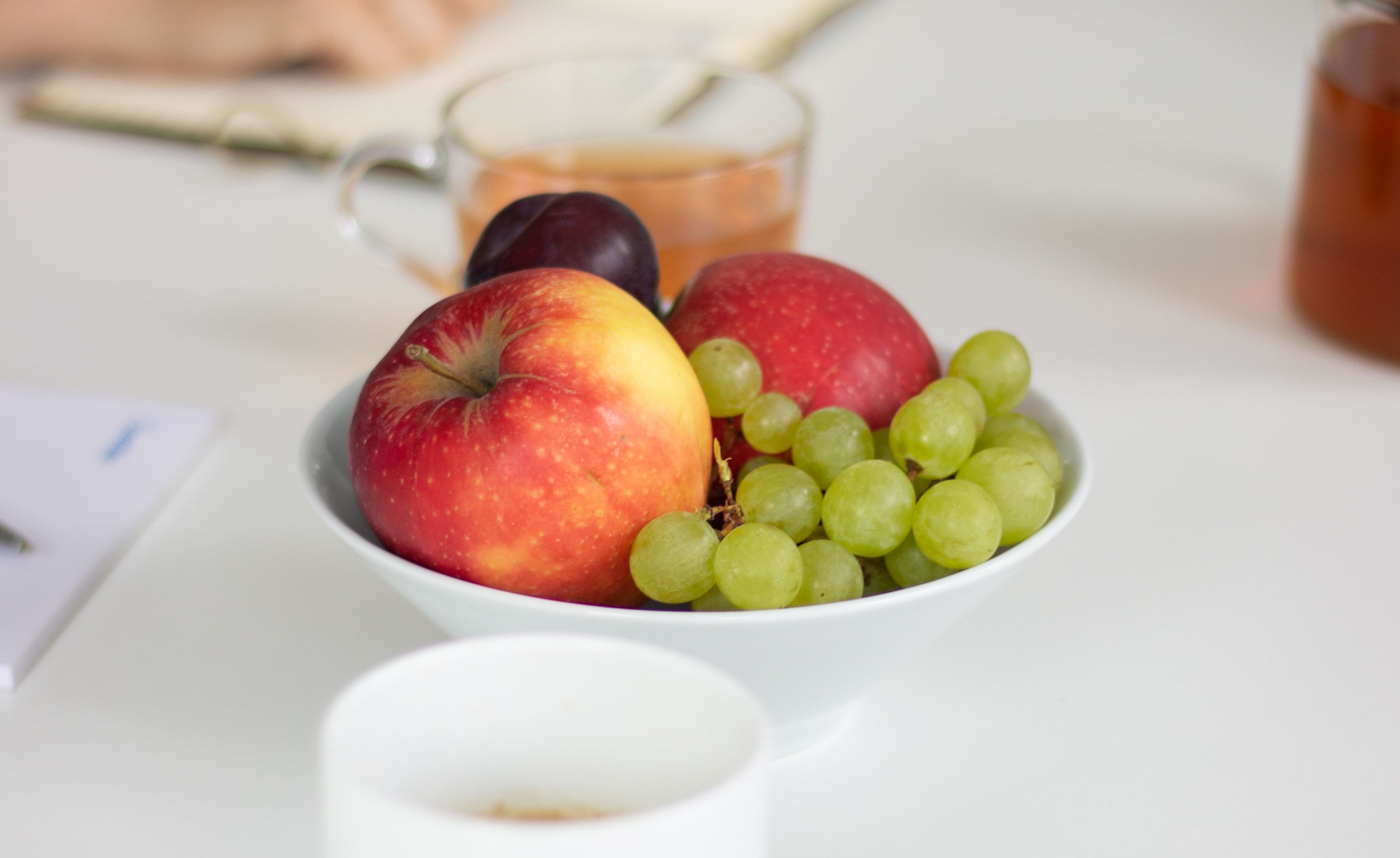 image of a bowl of fruit