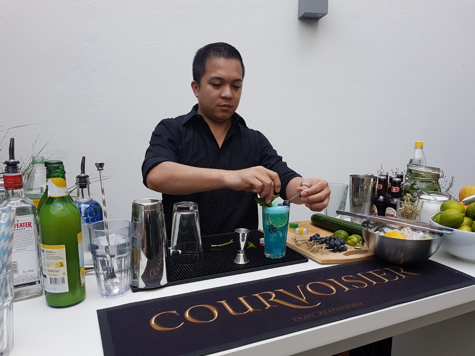 Bartender at Userlike summer party.