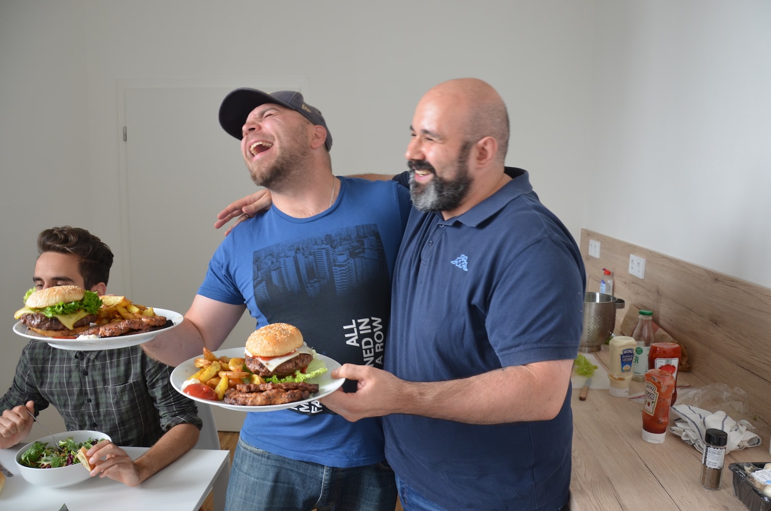 Jörn and Michael having a burger.