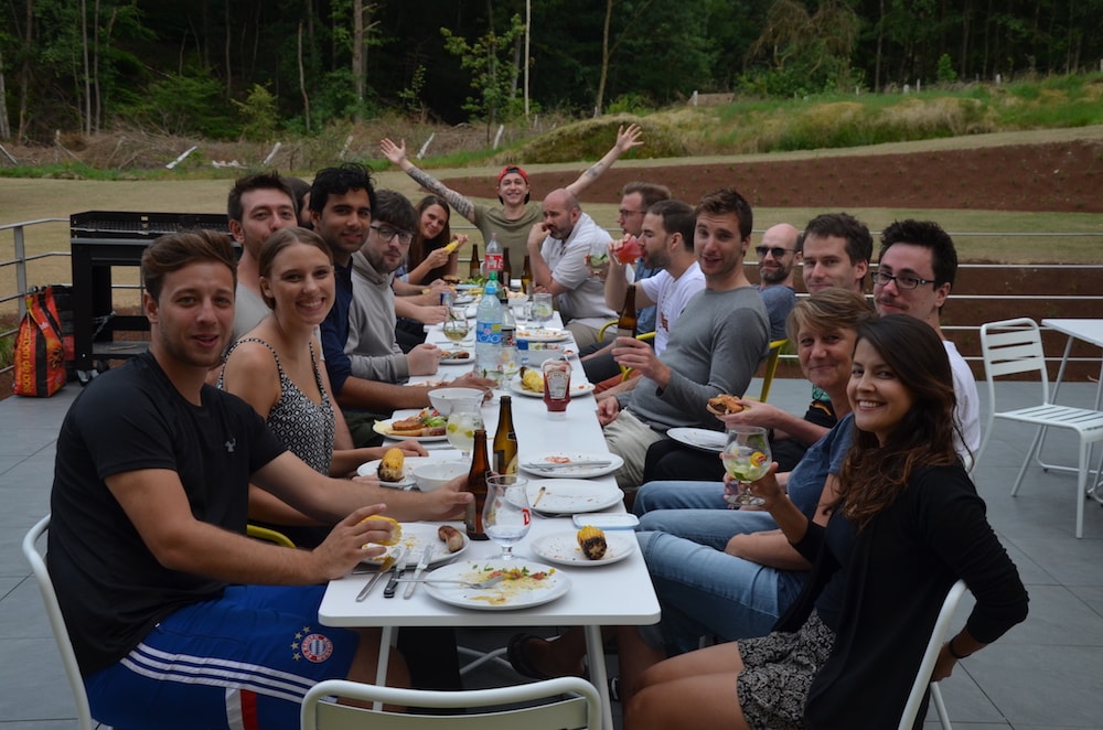 L'équipe de Userlike en train de dîner lors des vacances de 2017.